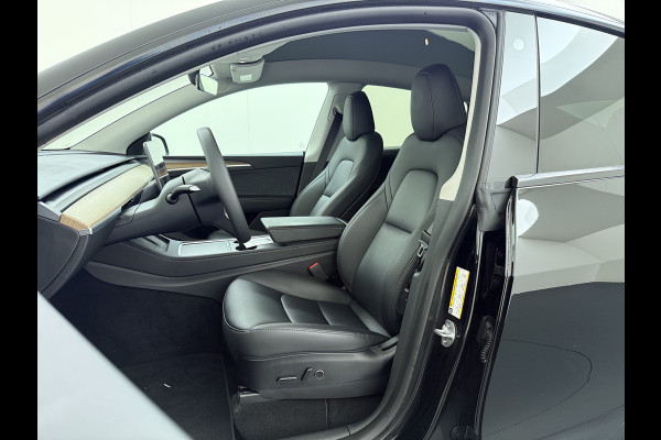 Tesla Model Y LFP-Accu SOH 97% Leder Lmv 20" Warmtepomp Camera's Panormadak Adap.Cruise Navi RWD Ecc Autopilot Stoel+Stuur+Achterbank Verwarming Elek.Achterklep Dodehoek detector Draadloze telefoonlader Origineel Nederlandse Auto