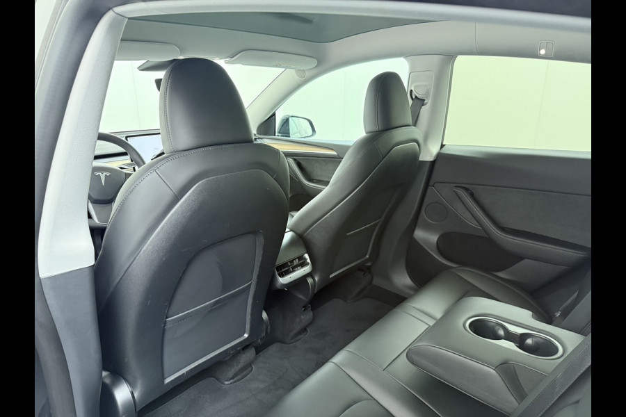 Tesla Model Y LFP-Accu SOH 97% Leder Lmv 20" Warmtepomp Camera's Panormadak Adap.Cruise Navi RWD Ecc Autopilot Stoel+Stuur+Achterbank Verwarming Elek.Achterklep Dodehoek detector Draadloze telefoonlader Origineel Nederlandse Auto