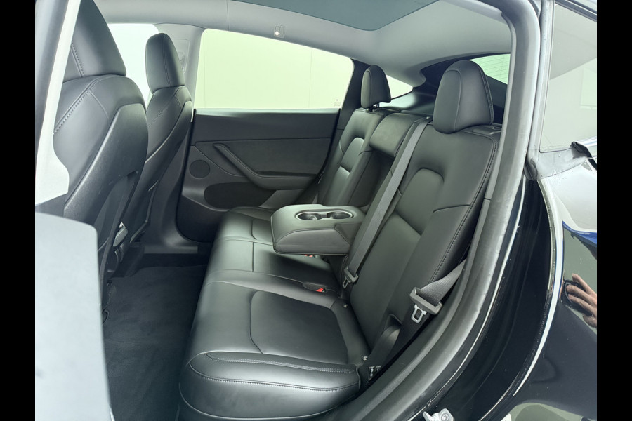 Tesla Model Y LFP-Accu SOH 97% Leder Lmv 20" Warmtepomp Camera's Panormadak Adap.Cruise Navi RWD Ecc Autopilot Stoel+Stuur+Achterbank Verwarming Elek.Achterklep Dodehoek detector Draadloze telefoonlader Origineel Nederlandse Auto