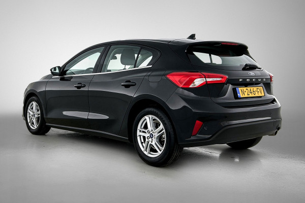 Ford Focus 1.0 EcoBoost Hybrid Trend Edition Business (NAVIGATIE, CAMERA, STRUUR-/STOELVERWARMING, 1e EIGENAAR, GOED ONDERHOUDEN)