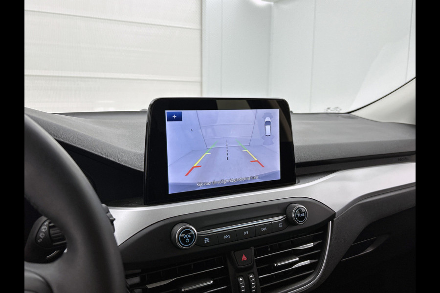 Ford Focus 1.0 EcoBoost Hybrid Trend Edition Business (NAVIGATIE, CAMERA, STRUUR-/STOELVERWARMING, 1e EIGENAAR, GOED ONDERHOUDEN)