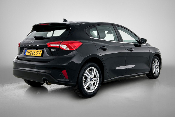 Ford Focus 1.0 EcoBoost Hybrid Trend Edition Business (NAVIGATIE, CAMERA, STRUUR-/STOELVERWARMING, 1e EIGENAAR, GOED ONDERHOUDEN)