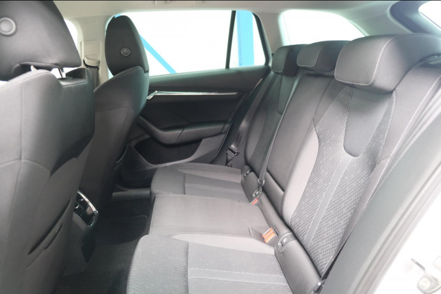 Škoda Octavia Combi 1.5 TSI First Edition - N.A.P. Airco, Cruise, PDC, Navi, Trekhaak.