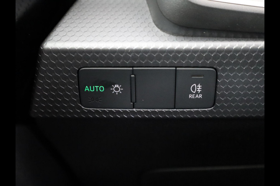 Audi A1 Sportback 25 TFSI Advanced edition 95pk | Parkeerhulp plus | Automatische airco | Navigatie via App | 17 inch lichtmetalen velgen | Dak in contrast kleur