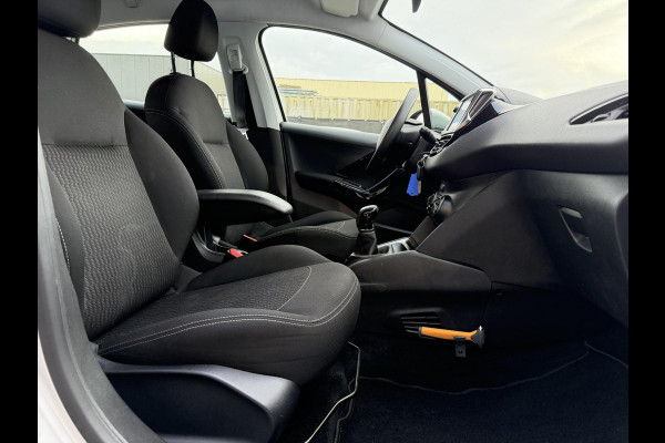 Peugeot 208 1.2 PureTech Blue Lion Navi,Airco,Cruise,PDC,Distributie riem v.v. in 2025,Apple Carplay,Weinig KM,N.A.P,APK tot 09-2026