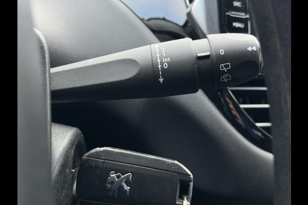 Peugeot 208 1.2 PureTech Blue Lion Navi,Airco,Cruise,PDC,Distributie riem v.v. in 2025,Apple Carplay,Weinig KM,N.A.P,APK tot 09-2026