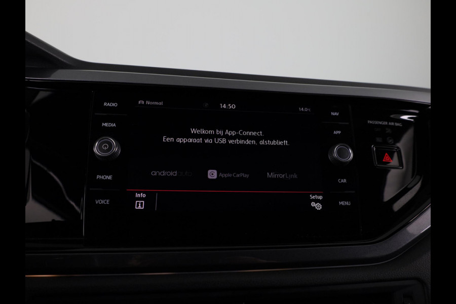 Volkswagen Polo 2.0 TSI GTI 200PK | Automaat (DSG) | Panoramadak | Camera | Beats audio | Keyless entry | Digitaal dashboard | 18 Inch | Led