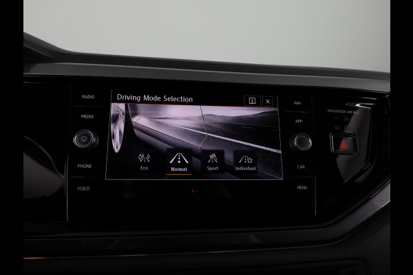 Volkswagen Polo 2.0 TSI GTI 200PK | Automaat (DSG) | Panoramadak | Camera | Beats audio | Keyless entry | Digitaal dashboard | 18 Inch | Led