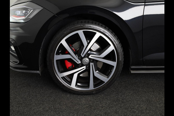 Volkswagen Polo 2.0 TSI GTI 200PK | Automaat (DSG) | Panoramadak | Camera | Beats audio | Keyless entry | Digitaal dashboard | 18 Inch | Led