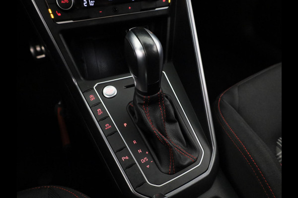 Volkswagen Polo 2.0 TSI GTI 200PK | Automaat (DSG) | Panoramadak | Camera | Beats audio | Keyless entry | Digitaal dashboard | 18 Inch | Led