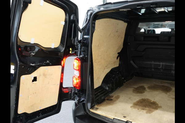 Opel Vivaro 102pk L3H1 Edition Dubbele Cabine 6persoons Navigatie Trekhaak Airco Cruise control