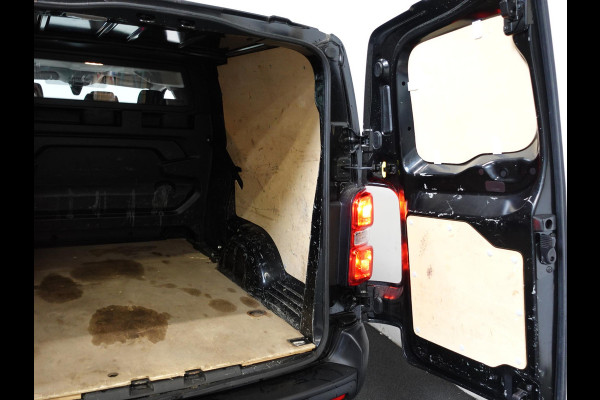 Opel Vivaro 102pk L3H1 Edition Dubbele Cabine 6persoons Navigatie Trekhaak Airco Cruise control
