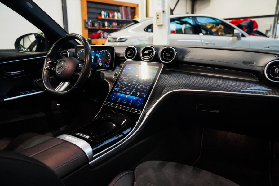 Mercedes-Benz C-Klasse 300 AMG Line | Pano | Achteruitrijcamera | Burmester