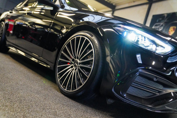 Mercedes-Benz C-Klasse 300 AMG Line | Pano | Achteruitrijcamera | Burmester