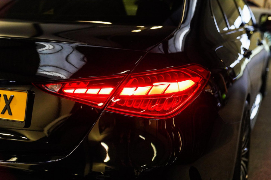 Mercedes-Benz C-Klasse 300 AMG Line | Pano | Achteruitrijcamera | Burmester