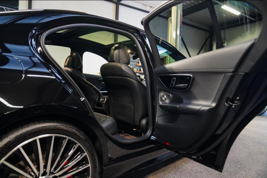 Mercedes-Benz C-Klasse 300 AMG Line | Pano | Achteruitrijcamera | Burmester
