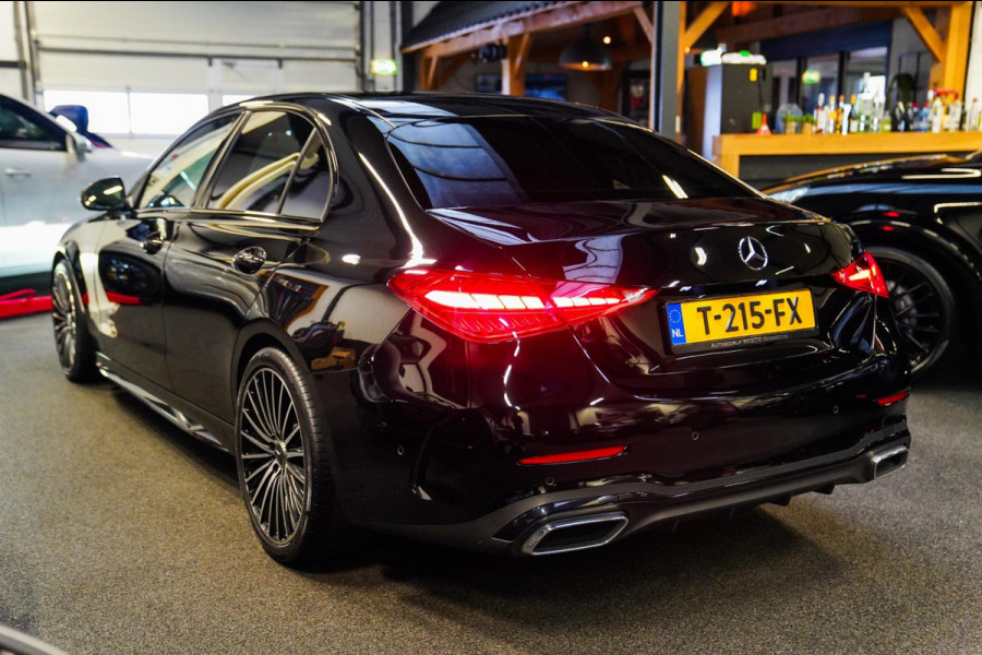 Mercedes-Benz C-Klasse 300 AMG Line | Pano | Achteruitrijcamera | Burmester