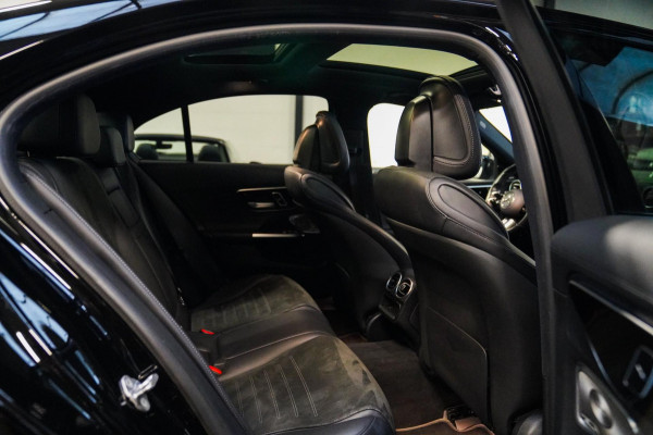 Mercedes-Benz C-Klasse 300 AMG Line | Pano | Achteruitrijcamera | Burmester