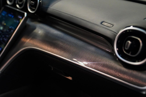 Mercedes-Benz C-Klasse 300 AMG Line | Pano | Achteruitrijcamera | Burmester