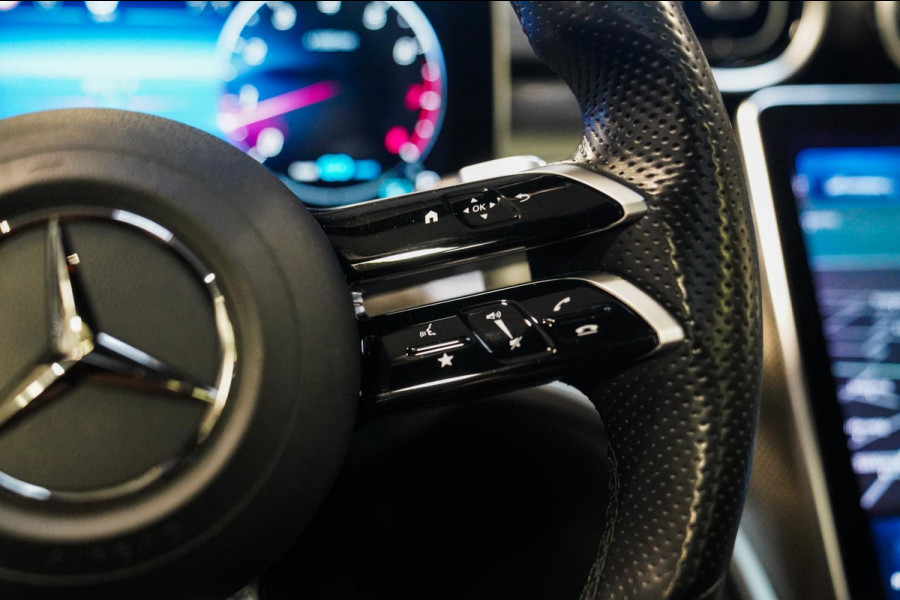 Mercedes-Benz C-Klasse 300 AMG Line | Pano | Achteruitrijcamera | Burmester
