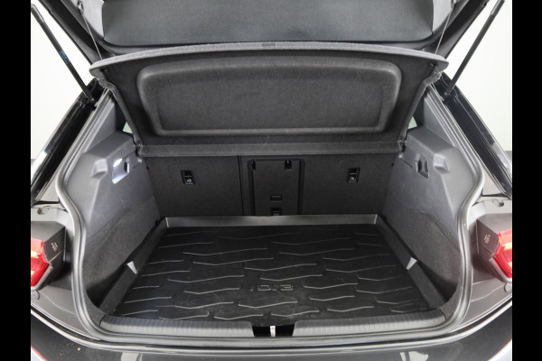 Volkswagen ID.3 First Max 58 kWh 204 pk | Navigatie | Panoramadak | Trekhaak (afneembaar) | Parkeersensoren | Achteruitrijcamera | Stoelverwarming |