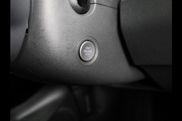 Volkswagen ID.3 First Max 58 kWh 204 pk | Navigatie | Panoramadak | Trekhaak (afneembaar) | Parkeersensoren | Achteruitrijcamera | Stoelverwarming |