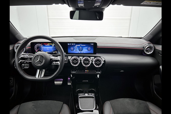Mercedes-Benz CLA-Klasse Shooting Brake 250 e Star Edition AMG Line | Night Pakket | Sfeerverlichting | Ledkoplampen | Apple CarPlay | Keyless-Go | Inclusief 24 maanden MB Certified garantie voor Europa.