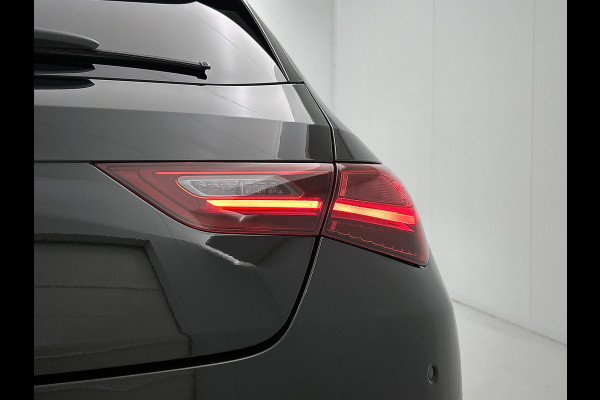 Mercedes-Benz CLA-Klasse Shooting Brake 250 e Star Edition AMG Line | Night Pakket | Sfeerverlichting | Ledkoplampen | Apple CarPlay | Keyless-Go | Inclusief 24 maanden MB Certified garantie voor Europa.