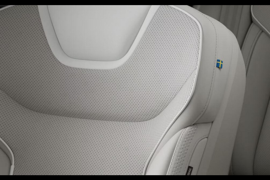 Volvo ES90 333PK SM Extended Range Ultra 92 kWh Luchtvering / Bowers&Wilkins / 22" / Pilot Assist Pack / Visual Park assist / Geventileerde voor- en achterstoelen / Panoramadak / Massagefunctie voorstoelen / Soft Close / HD Pixel LED koplampen