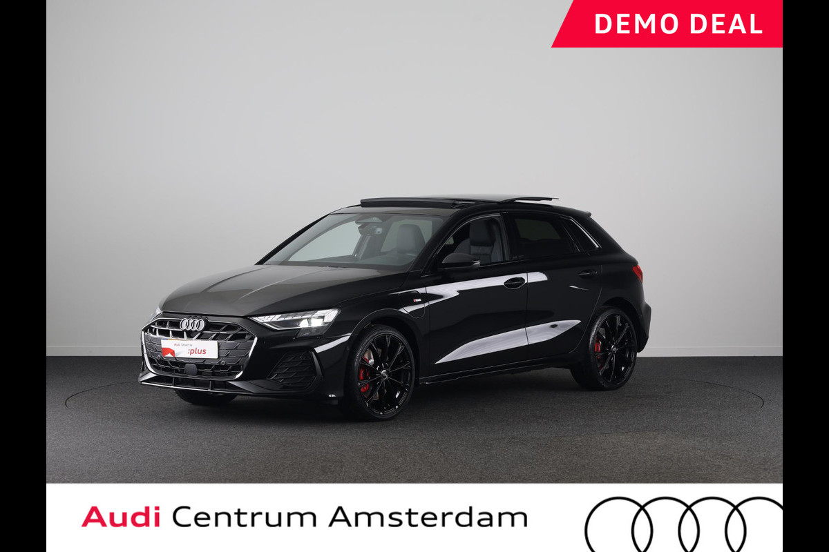 Audi A3 Sportback 45 TFSI e S edition Competition 272pk | Panoramadak | Sonos Premium Audio | 19 inch Lichtmetalen velgen | Parkeercamera