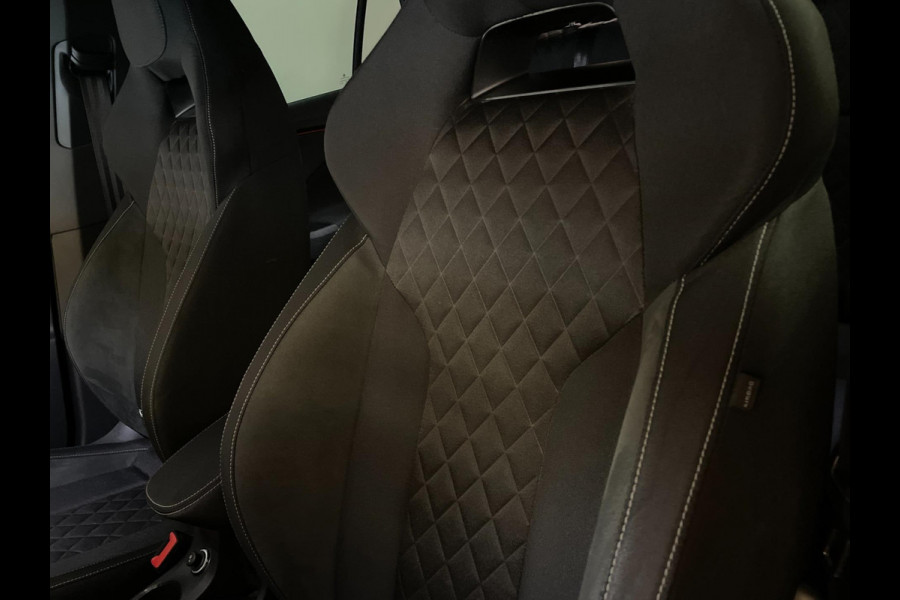 Škoda Kamiq 1.0 TSI Sport Business 110PK AIRCO CLIMA NAVI VIA APP CRUISE APPLE CARPLAY SPORTSTOELEN PDC TREKHAAK NIEUWSTAAT