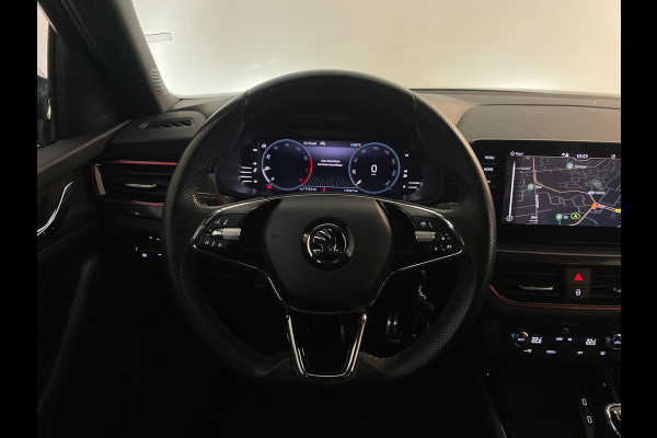 Škoda Kamiq 1.0 TSI Sport Business 110PK AIRCO CLIMA NAVI VIA APP CRUISE APPLE CARPLAY SPORTSTOELEN PDC TREKHAAK NIEUWSTAAT