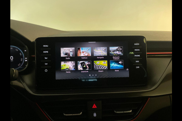 Škoda Kamiq 1.0 TSI Sport Business 110PK AIRCO CLIMA NAVI VIA APP CRUISE APPLE CARPLAY SPORTSTOELEN PDC TREKHAAK NIEUWSTAAT