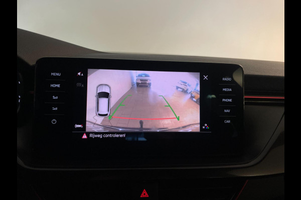 Škoda Kamiq 1.0 TSI Sport Business 110PK AIRCO CLIMA NAVI VIA APP CRUISE APPLE CARPLAY SPORTSTOELEN PDC TREKHAAK NIEUWSTAAT