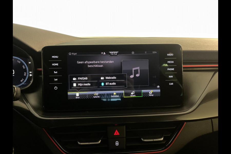 Škoda Kamiq 1.0 TSI Sport Business 110PK AIRCO CLIMA NAVI VIA APP CRUISE APPLE CARPLAY SPORTSTOELEN PDC TREKHAAK NIEUWSTAAT