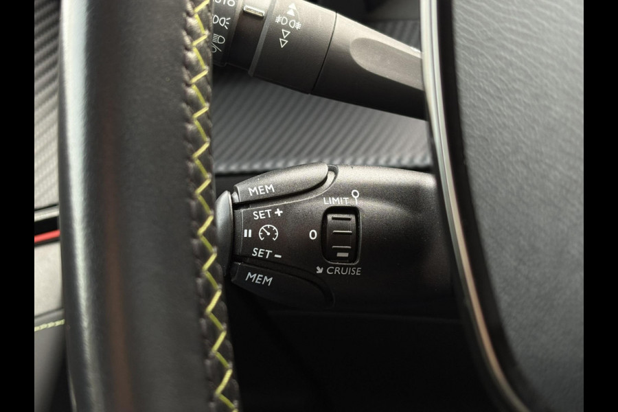 Peugeot e-2008 EV Allure 50 kWh | SoH 93,4% | Navi, 3D Virt. Cockp., Camera, Cruise, Climate, Sfeerverlichting, Carplay/Android |