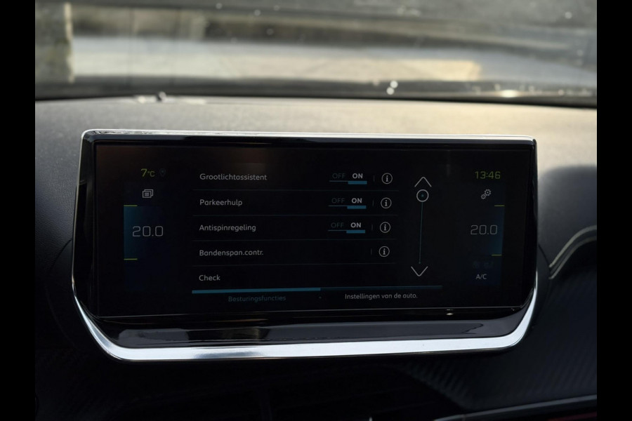 Peugeot e-2008 EV Allure 50 kWh | SoH 93,4% | Navi, 3D Virt. Cockp., Camera, Cruise, Climate, Sfeerverlichting, Carplay/Android |