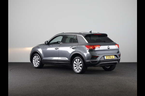 Volkswagen T-Roc 1.5 TSI Style Business 150PK DSG | Navigatie | Parkeercamera | Automatische airco | 17 inch Lm velgen |