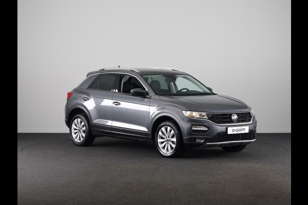 Volkswagen T-Roc 1.5 TSI Style Business 150PK DSG | Navigatie | Parkeercamera | Automatische airco | 17 inch Lm velgen |