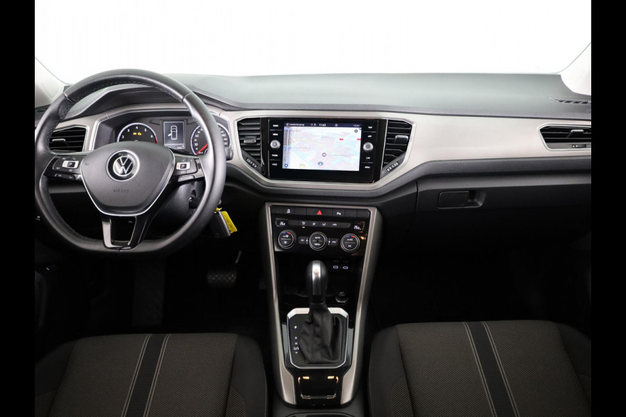 Volkswagen T-Roc 1.5 TSI Style Business 150PK DSG | Navigatie | Parkeercamera | Automatische airco | 17 inch Lm velgen |