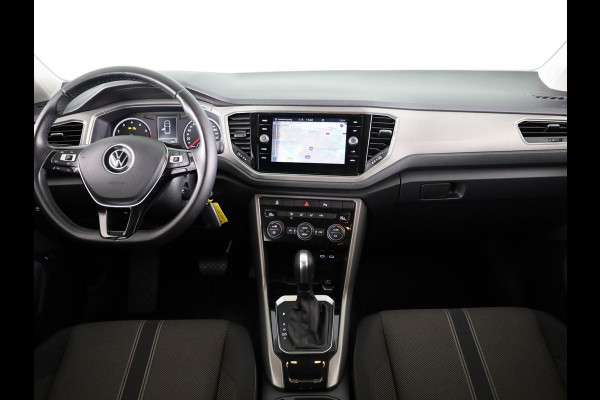 Volkswagen T-Roc 1.5 TSI Style Business 150PK DSG | Navigatie | Parkeercamera | Automatische airco | 17 inch Lm velgen |