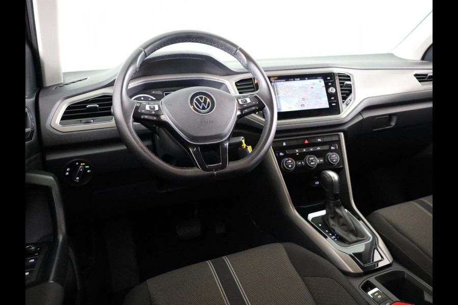 Volkswagen T-Roc 1.5 TSI Style Business 150PK DSG | Navigatie | Parkeercamera | Automatische airco | 17 inch Lm velgen |