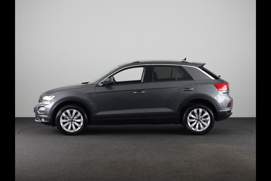 Volkswagen T-Roc 1.5 TSI Style Business 150PK DSG | Navigatie | Parkeercamera | Automatische airco | 17 inch Lm velgen |