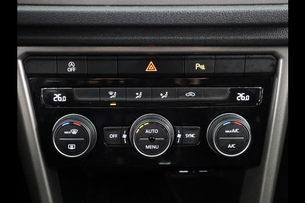 Volkswagen T-Roc 1.5 TSI Style Business 150PK DSG | Navigatie | Parkeercamera | Automatische airco | 17 inch Lm velgen |