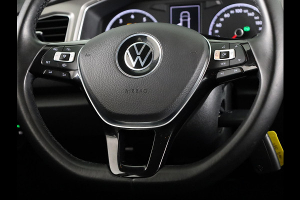 Volkswagen T-Roc 1.5 TSI Style Business 150PK DSG | Navigatie | Parkeercamera | Automatische airco | 17 inch Lm velgen |