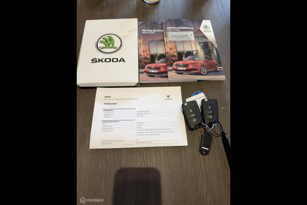 Škoda Kamiq 1.0 TSI Ambition DSG AUTOMAAT / FM nav / Carplay / 17" / Clima