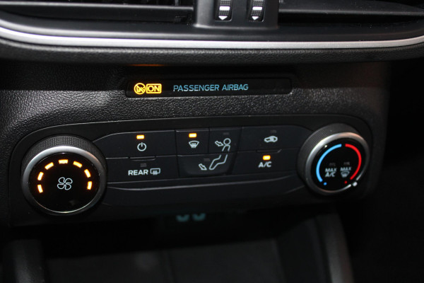 Ford Focus 1.0 EcoBoost Trend Edition Business | Trekhaak | Navigatie | Cruise Control | Airconditioning