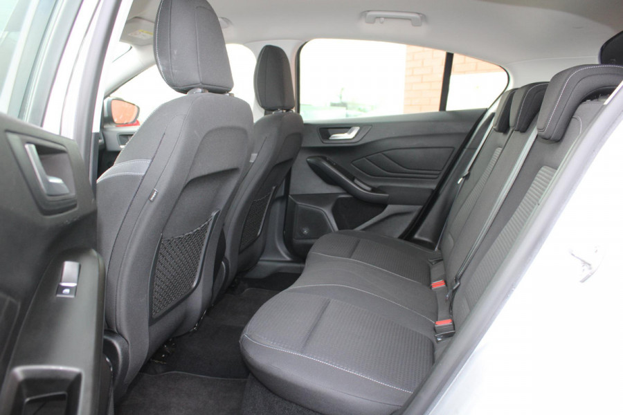 Ford Focus 1.0 EcoBoost Trend Edition Business | Trekhaak | Navigatie | Cruise Control | Airconditioning