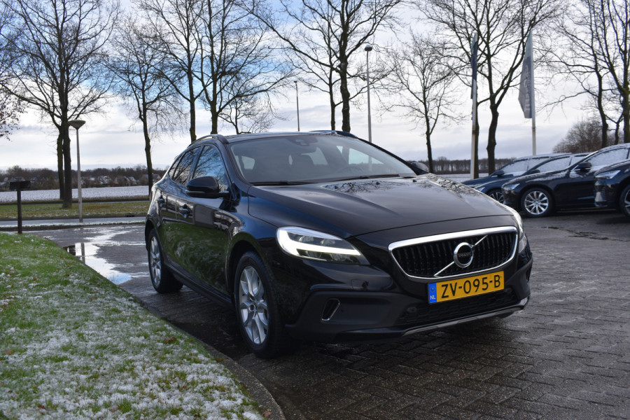 Volvo V40 Cross Country T3 153PK Polar+ Luxury | Panodak | H&K | Stoelverwarming | Leder | Camera