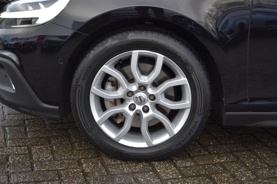 Volvo V40 Cross Country T3 153PK Polar+ Luxury | Panodak | H&K | Stoelverwarming | Leder | Camera